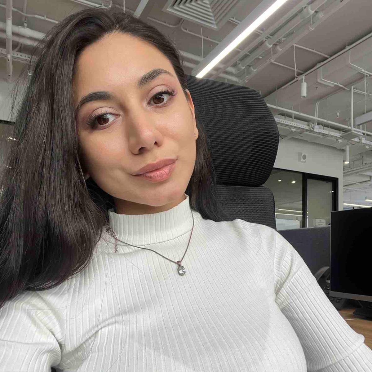 Джулия Мовсесян