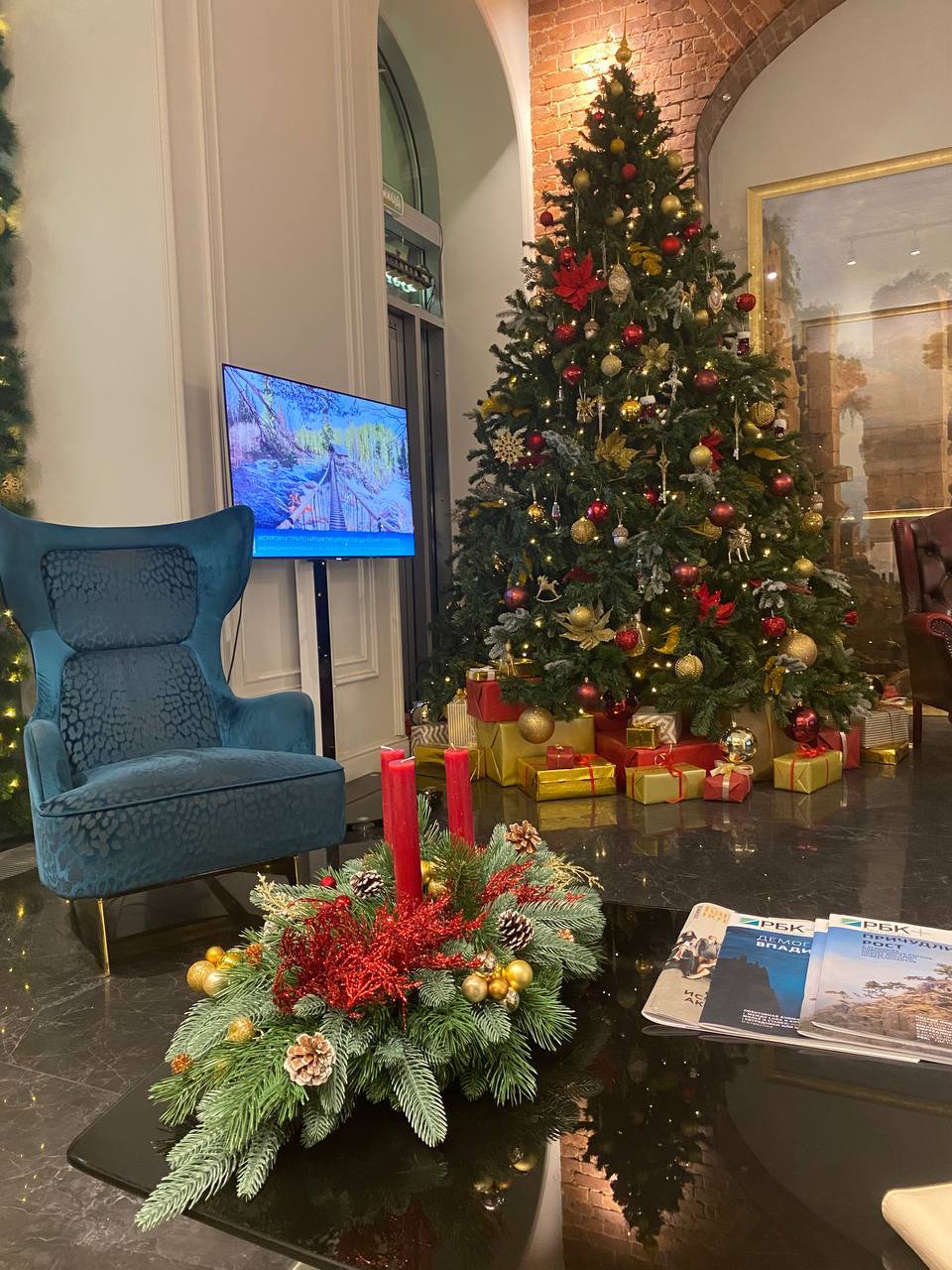 🎄🪅🎊Новогоднее оформление входных групп — это не только способ создать волшебную атмосферу праздника, но и важный элемент брендинга и привлечения клиентов | Сетка — социальная сеть от hh.ru