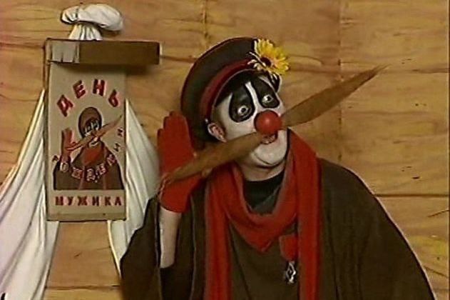 Сегодня, в международный день мужчин, у вашего админа ДР ⭐️
Коротко о себе: меня зовут Анна, и я промышленный дизайнер | Сетка — социальная сеть от hh.ru