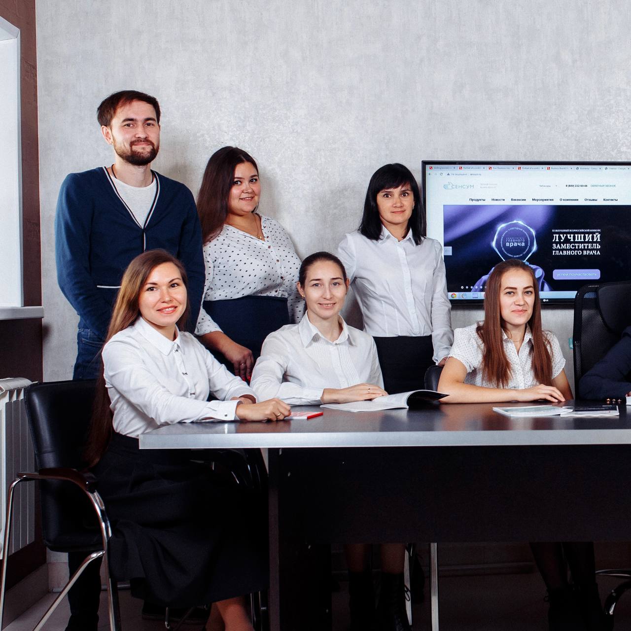 Как защитить свою еду от ненасытных коллег на работе 👩🏻‍💻
• Разместите фальшивый паучок рядом с вашим ланчем | Сетка — социальная сеть от hh.ru