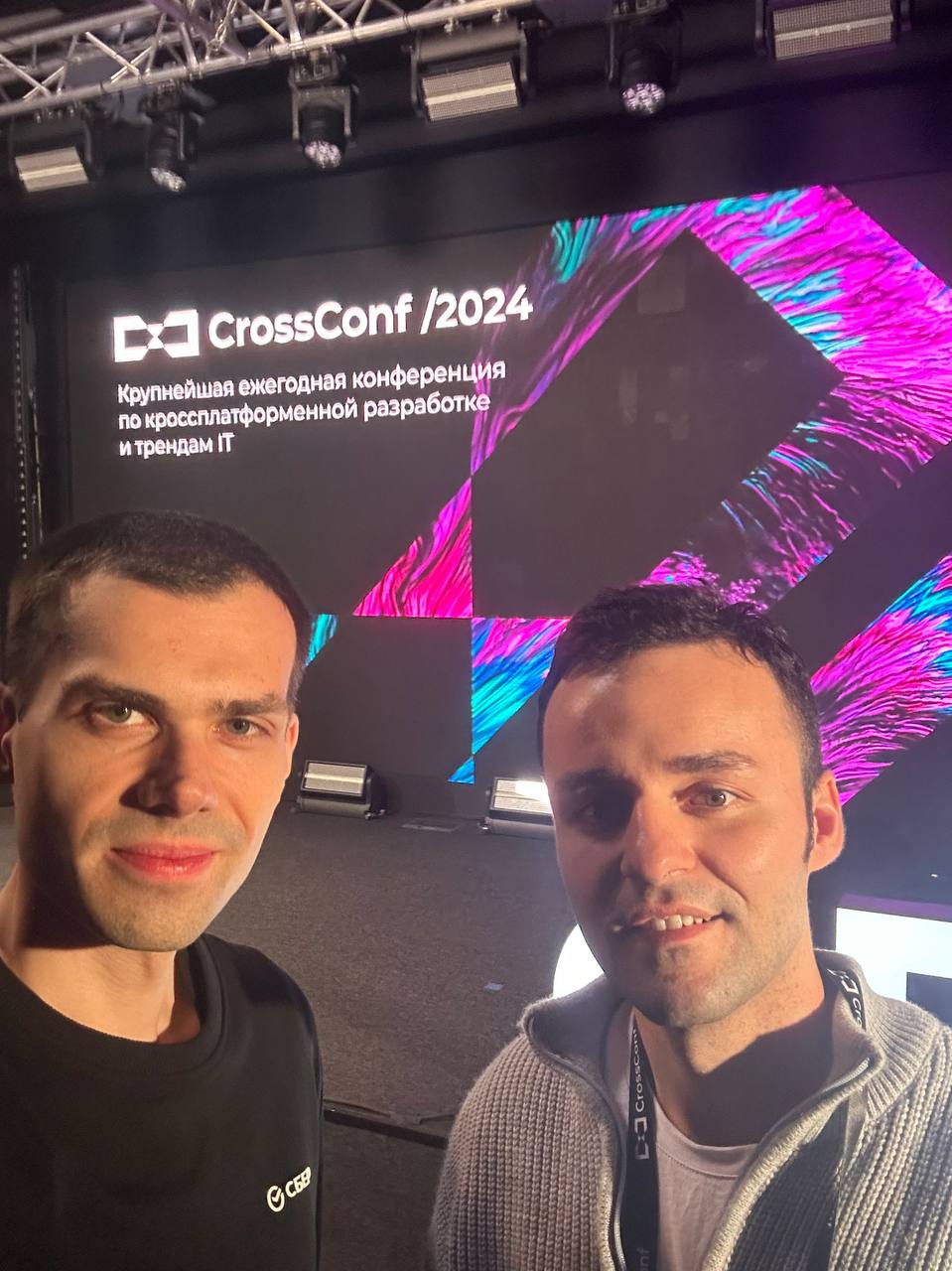 ⚡️ТОП-3 инсайта с CrossConf 2024
Выступили на конференции CrossConf с докладом о том, как используют машинное обучение в продуктах | Сетка — социальная сеть от hh.ru