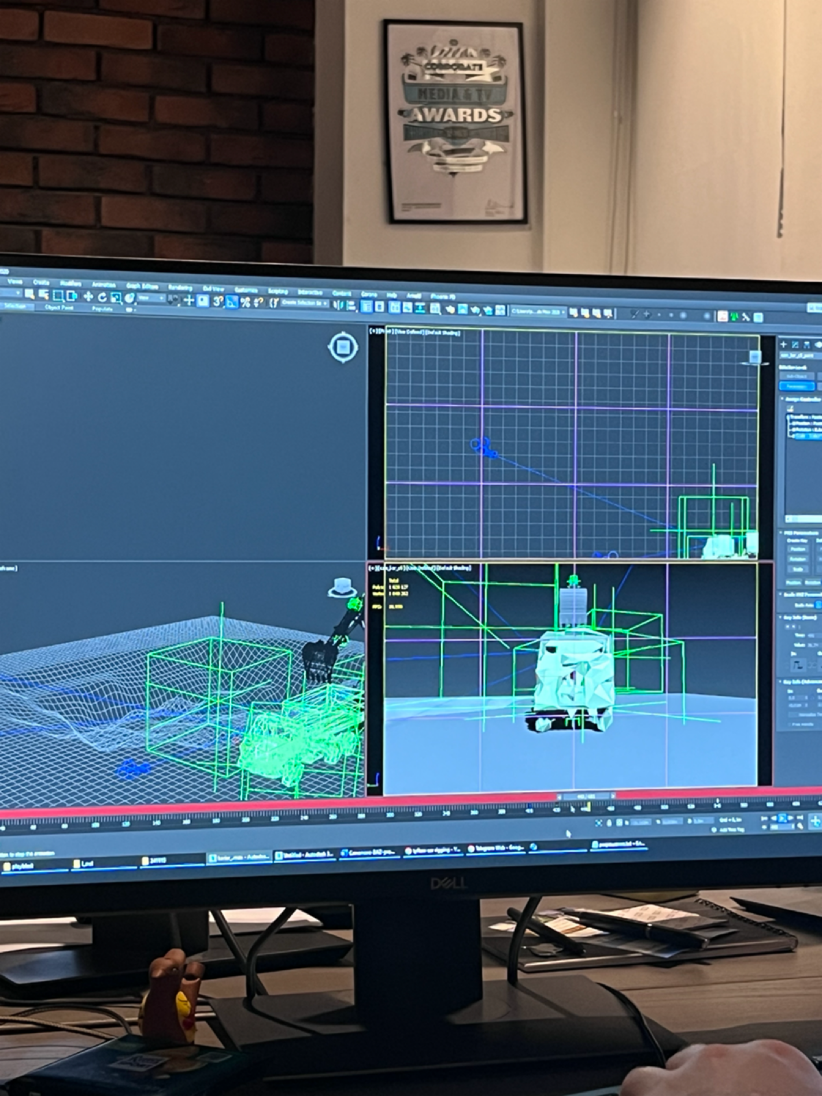 Учусь на режиссёра рекламы и клипов, работаю в студии 3D графики, поэтому моя режиссерская работа — это не на площадке быть, а за компом камеры ставить.
Зовите на съёмки или посидеть за компом) | Сетка — социальная сеть от hh.ru