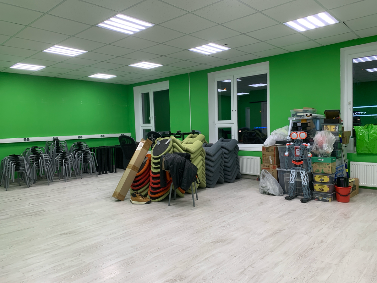 Недавно закрыл клуб в коммунарке совет вдруг кто то захочет открыться хоть что то в жк. новая звезда не вздумайте район 🪦 мертвый | Сетка — социальная сеть от hh.ru
