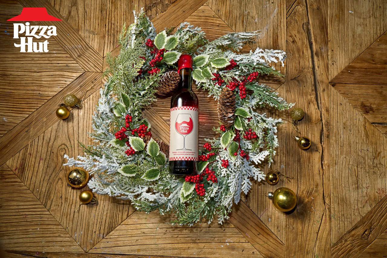 Pizza Hut выпустили вино со вкусом пиццы, Карл! Это лимитка Tomato Wine, внутри «ароматная смесь свежих трав и специй с нотками созревших на солнце томатов и обожженного дуба» | Сетка — социальная сеть от hh.ru