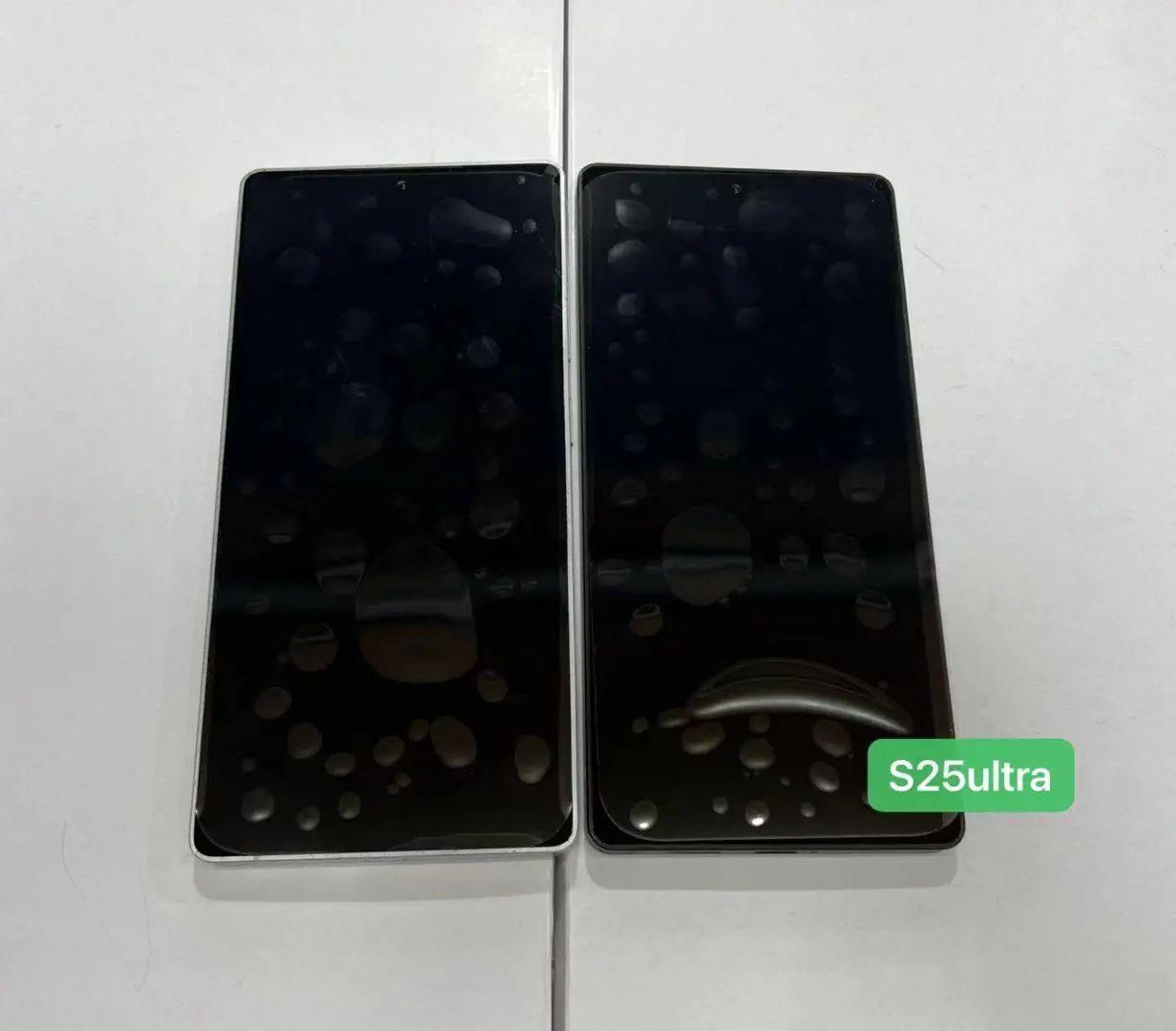 Samsung Galaxy S25 Ultra утек
Инсайдер Jukanlosreve показал фотографии "муляжей" будущего суперфлагмана Samsung Galaxy S25 Ultra.
Что мы видим?
— скруглённые углы корпуса | Сетка — социальная сеть от hh.ru