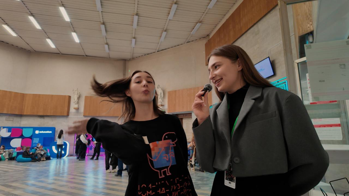 Дизайн форум | подготовка, лекции, нейронки и образование | Сетка — социальная сеть от hh.ru