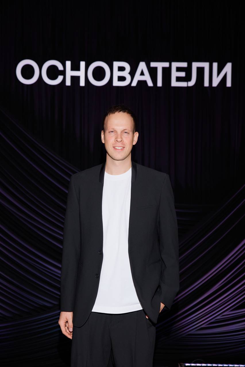 Приложил руку к открытию бизнес-сообщества Основатели!
Вот кажется, что сообществ для предпринимателей уже огромное количество: Атланты, Клуб500, Реформа, Эквиум и десятки других | Сетка — социальная сеть от hh.ru