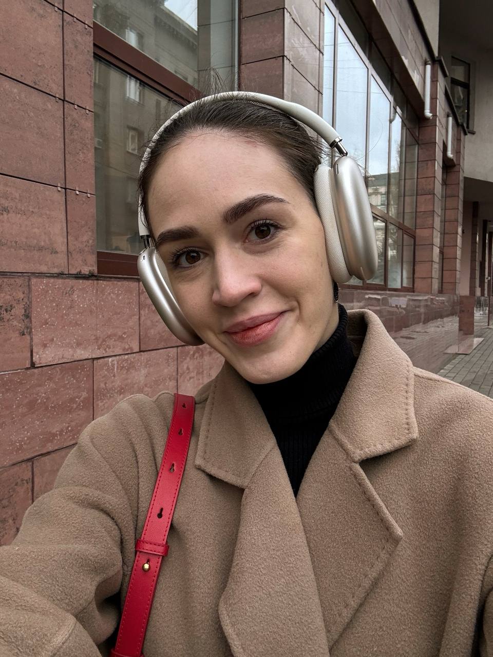 Есть разговоры, после которых в тебе что-то меняется. А есть такие, которые запускают внутри тектонические сдвиги.
Один такой был вчера: завтракали с Соней в Айне на Остоженке | Сетка — социальная сеть от hh.ru