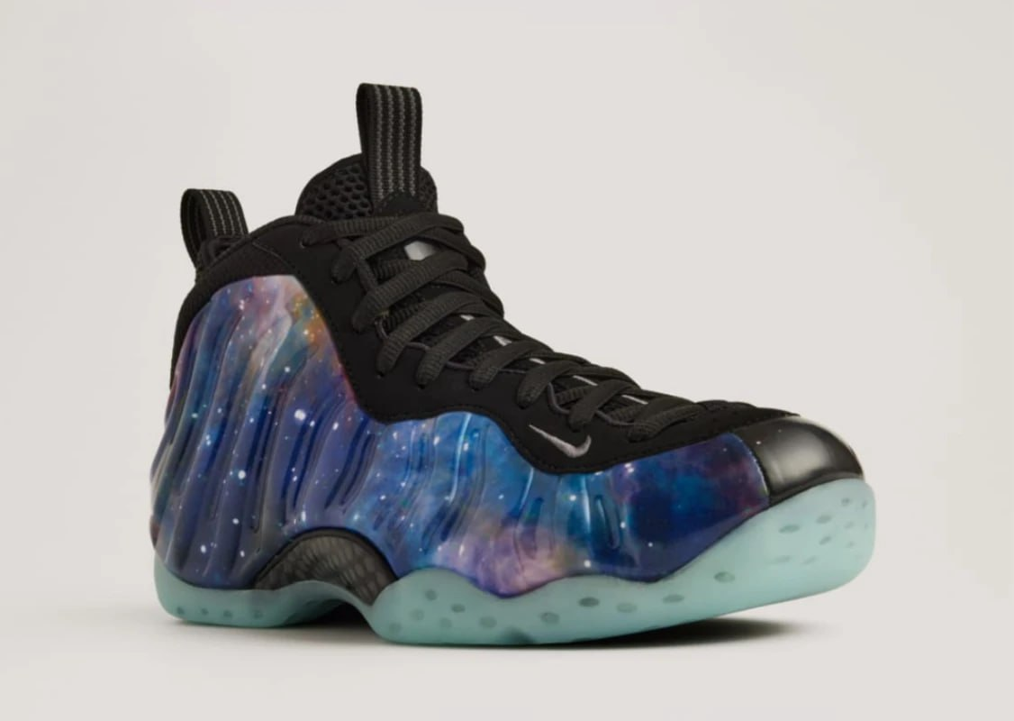 Nike готовится выпустить космокроссовки Air Foamposite Galaxy в 2025 году
Впервые эти кроссовки выпустили в феврале 2012 года. В то время новинка вызвала настоящий ажиотаж | Сетка — социальная сеть от hh.ru