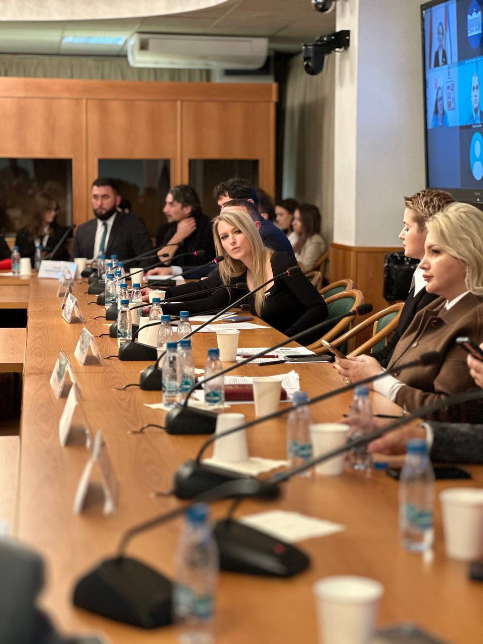 ⚡️На связи АРМ | Сетка — социальная сеть от hh.ru