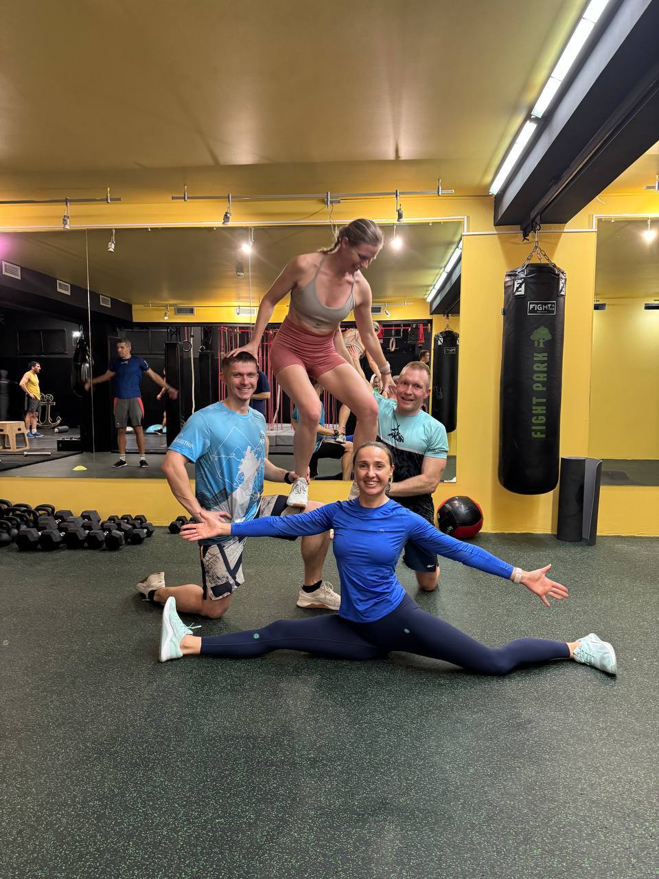 Спорт — мой способ перезагрузиться и зарядиться энергией. 
А когда еще в хорошей компании, вообще 🔥 
После таких тренировок голова работает лучше, а задачи решаются быстрее! | Сетка — социальная сеть от hh.ru