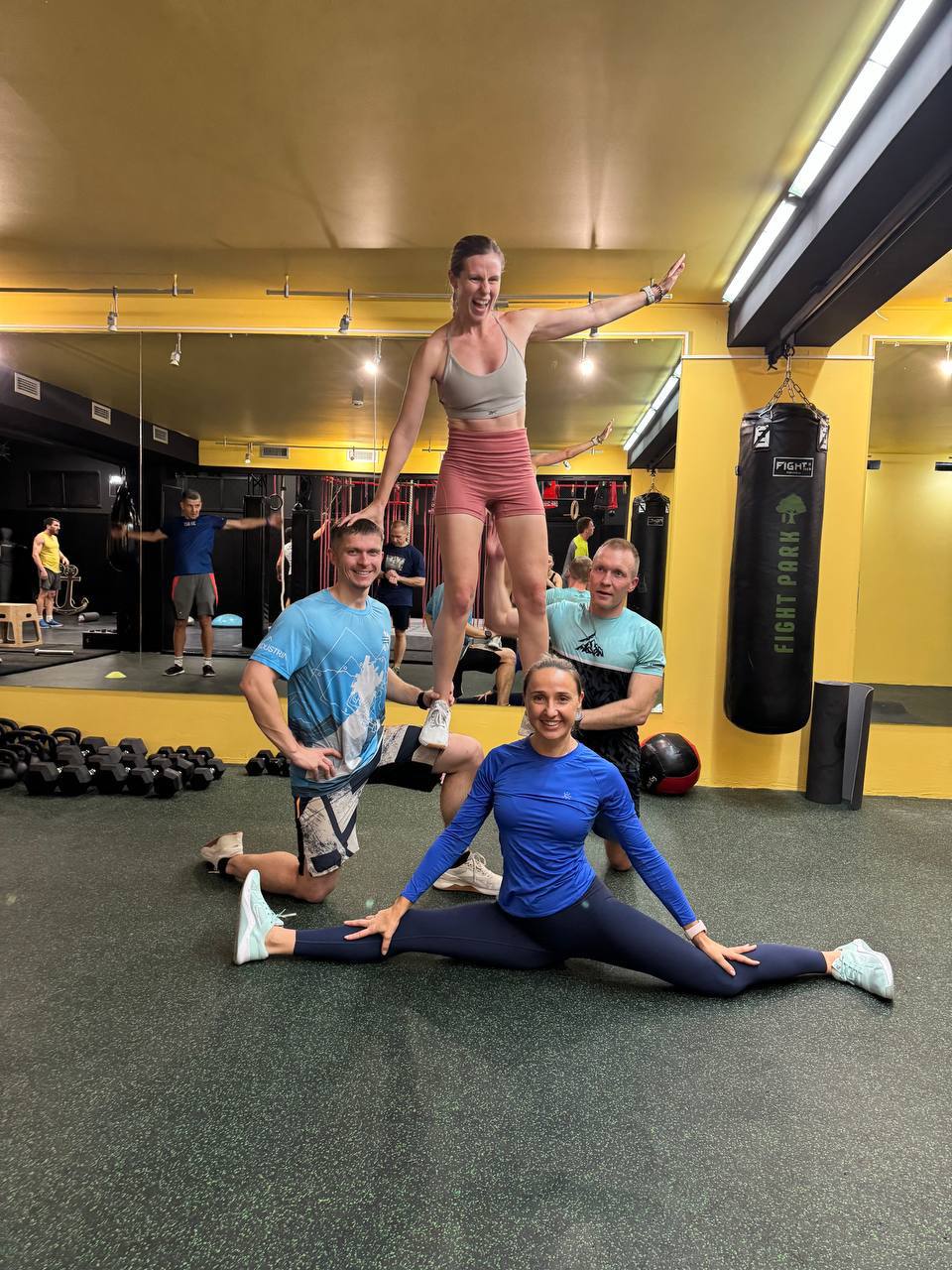 Спорт — мой способ перезагрузиться и зарядиться энергией. 
А когда еще в хорошей компании, вообще 🔥 
После таких тренировок голова работает лучше, а задачи решаются быстрее! | Сетка — социальная сеть от hh.ru