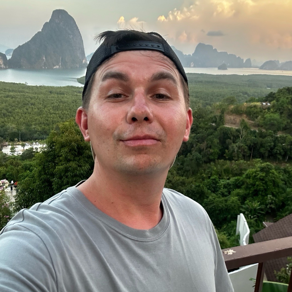 Олег Твисто | Сетка — социальная сеть от hh.ru