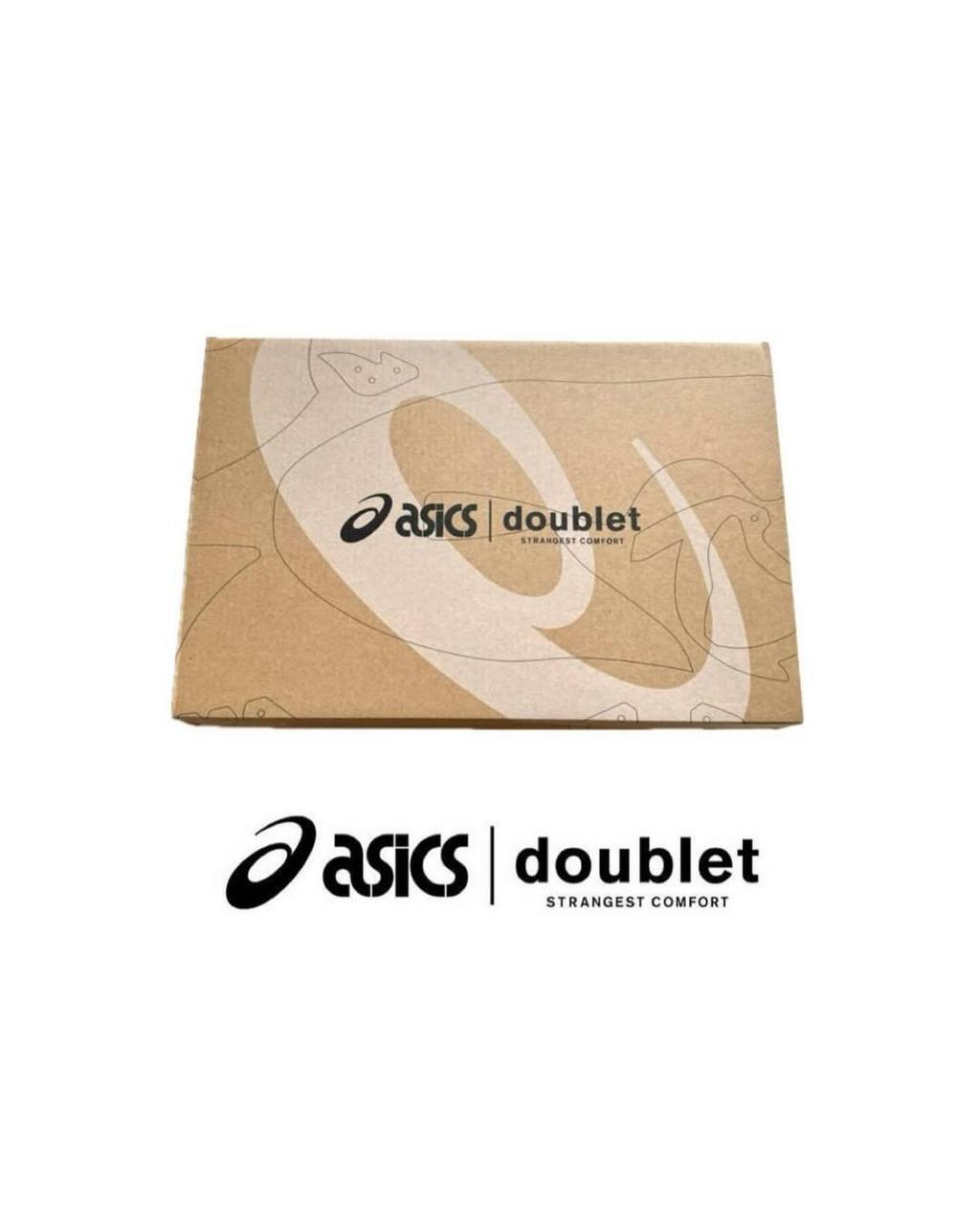 Кроссовки из… коробки? Ахах, жесть. Японское отделение ASICS заколлабилось с молодым и креативным дизайнером из Doublet и получилось ЭТО.
Стоимость шедевра — 225 баксов (~22300 рублей) | Сетка — социальная сеть от hh.ru