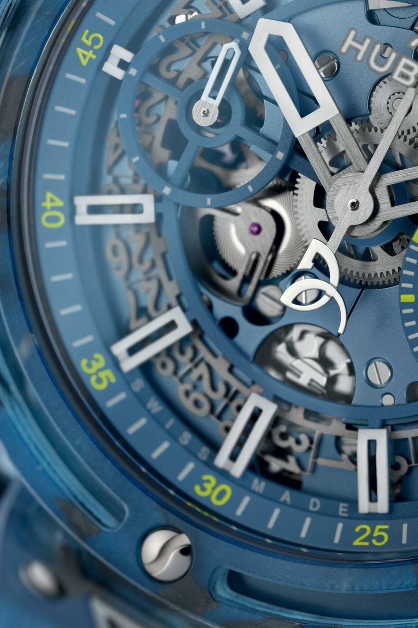 #Артем Как от сердца оторвал.
Hublot изготовил часы из личных вещей теннисиста Новака Джоковича. В основе 100 экземпляров часиков лежат 25 ракеток и 32 поло Lacoste, в которых играл серб | Сетка — социальная сеть от hh.ru