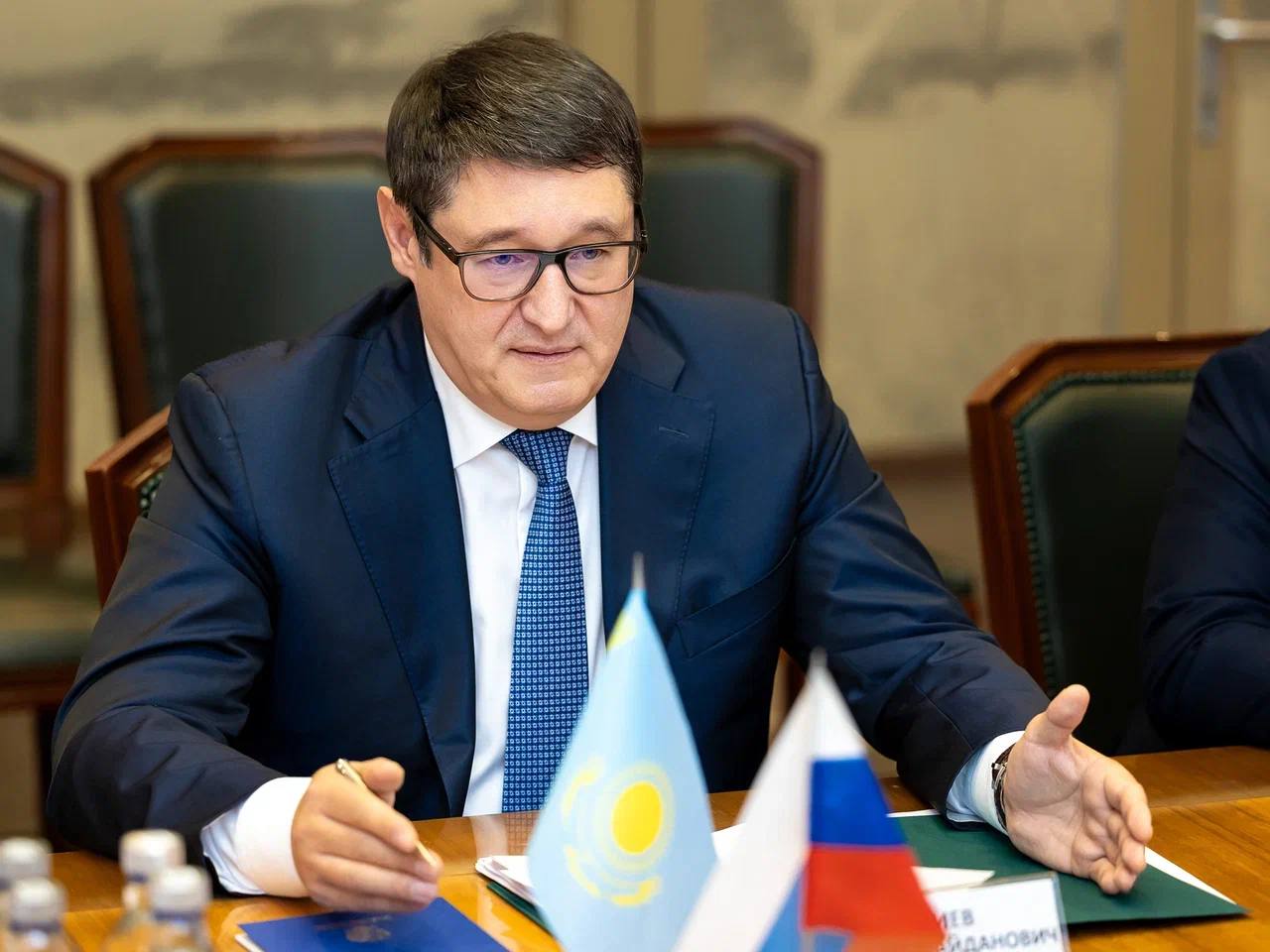 Сергей Цивилев провёл рабочую встречу с Министром энергетики Республики Казахстан Алмасадамом Саткалиевым
Стороны обсудили:
👨‍👩‍👧‍👦 реализацию проекта по строительству ТЭЦ в Казахстане с участием росс... | Сетка — социальная сеть от hh.ru