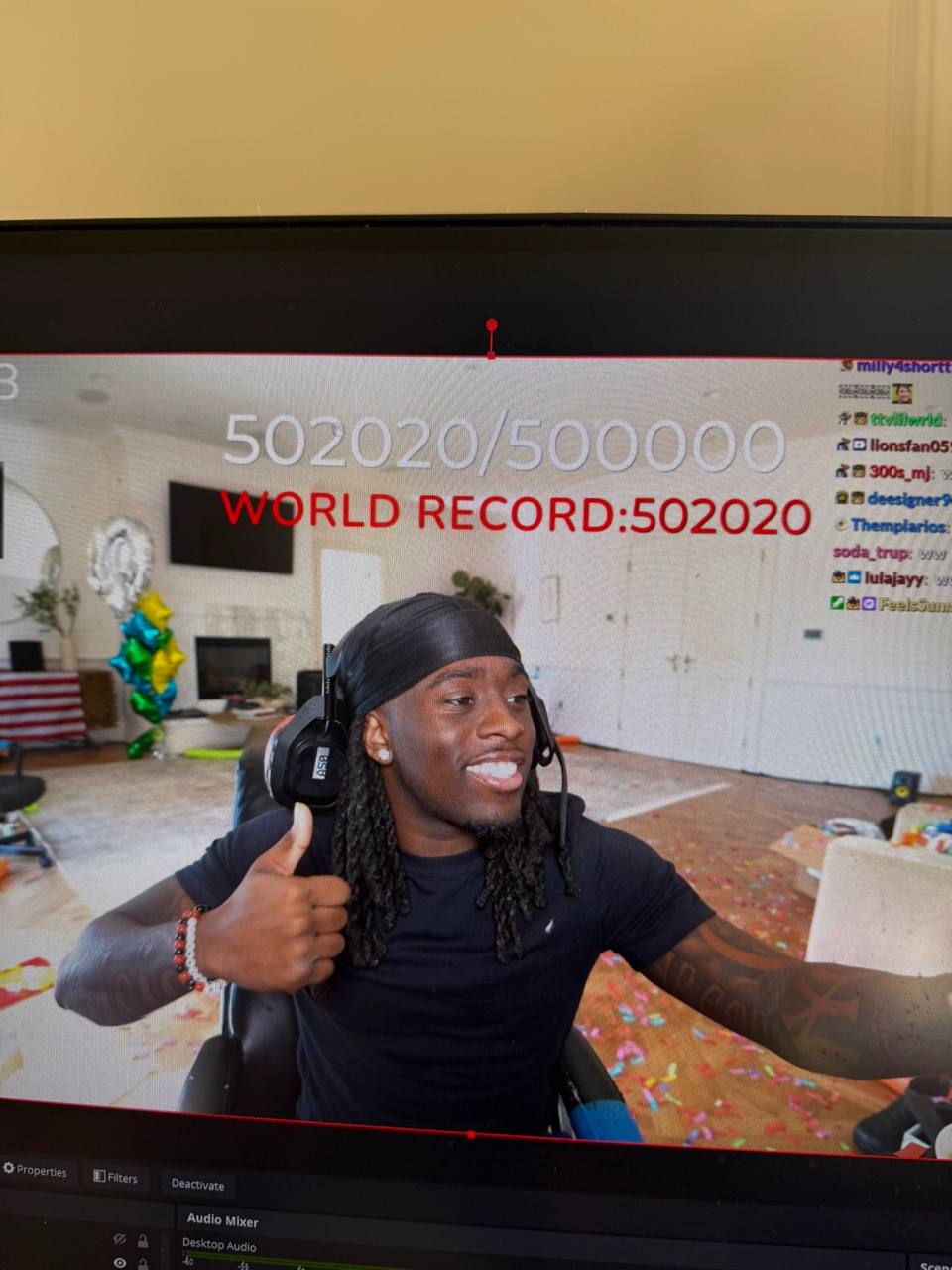 Kai Cenat побил рекорд количества подписчиков на Twitch — 500+ тысяч человек. 
Если вы не знакомы с механикой Твича, это всё платящие подписчики. 
Подписка стоит $5.99 в месяц | Сетка — социальная сеть от hh.ru