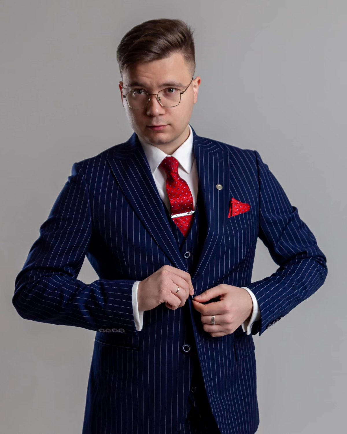 #постзнакомство 
👉 Кто ты? 
 
Меня зовут Беляев Дмитрий, я являюсь экспертом с 10 летним опытом, по комплексной  кибербезопасности компаний от малого до крупного бизнеса | Сетка — социальная сеть от hh.ru