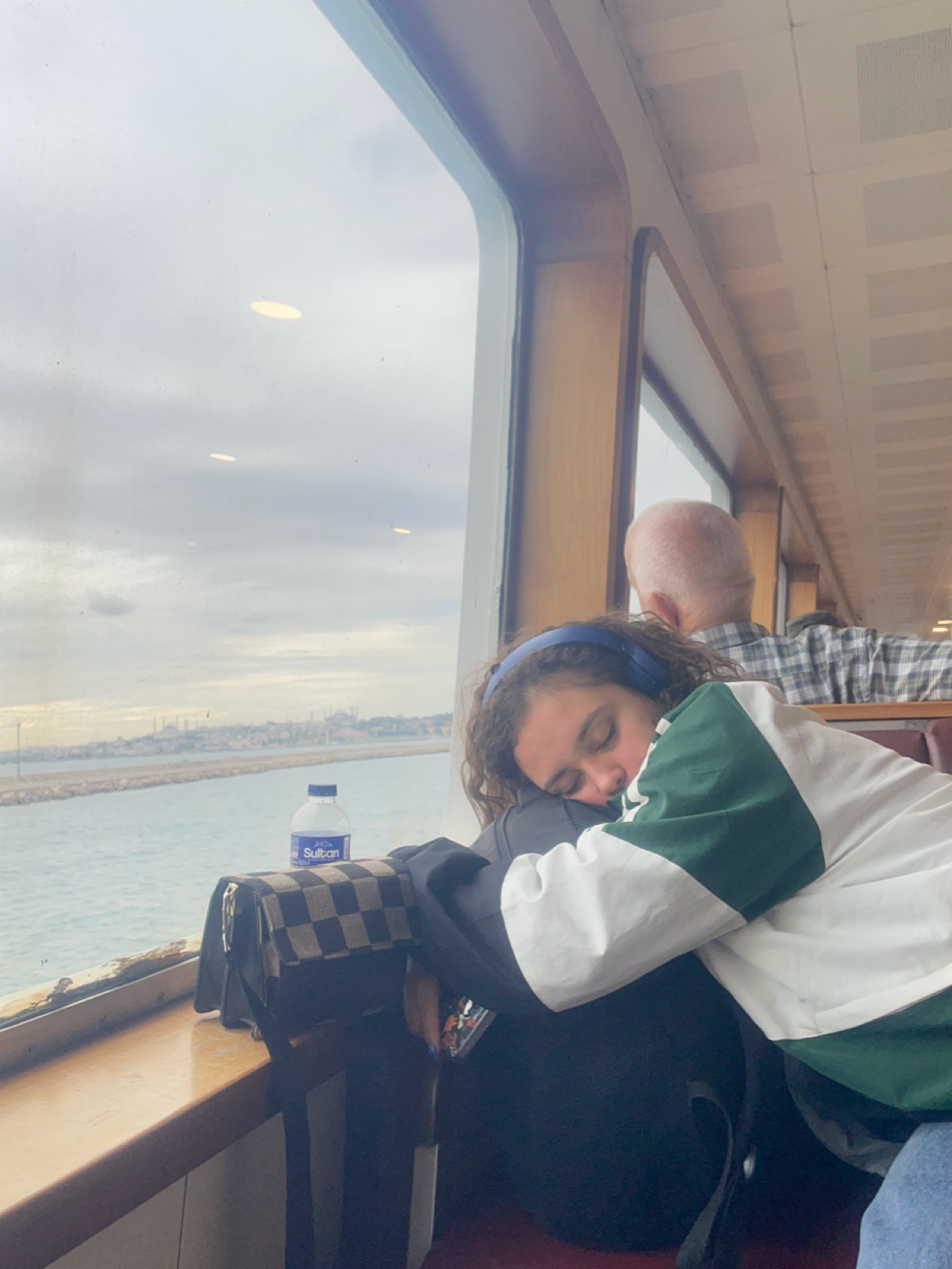 Сплю где хочу! 💤
Не ограничивайте себя, отдыхайте и расслабляйтесь 🧁❤️🙏
Нервные клетки, не восстанавливаются!!! | Сетка — социальная сеть от hh.ru