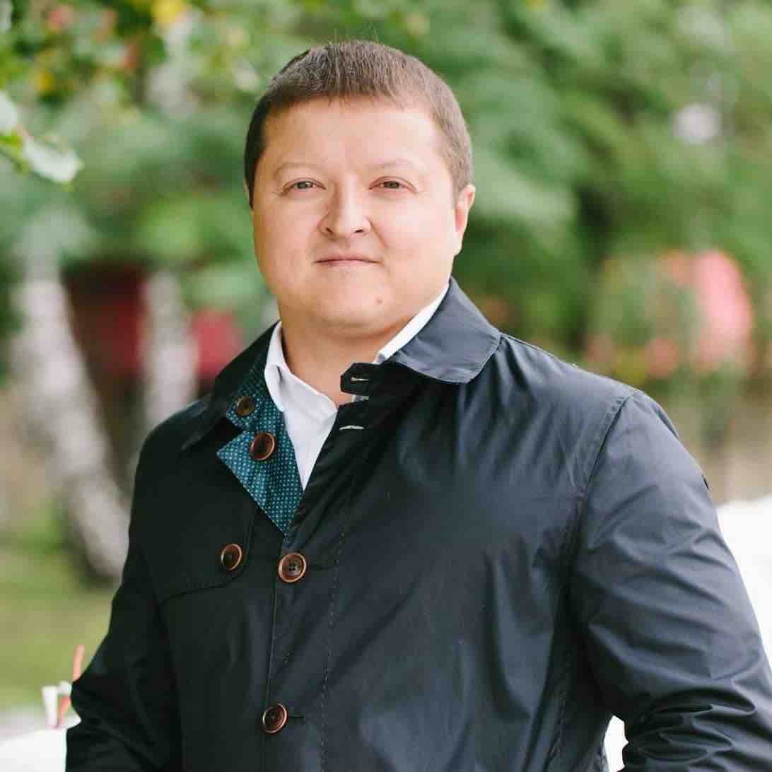 Евгений Петров