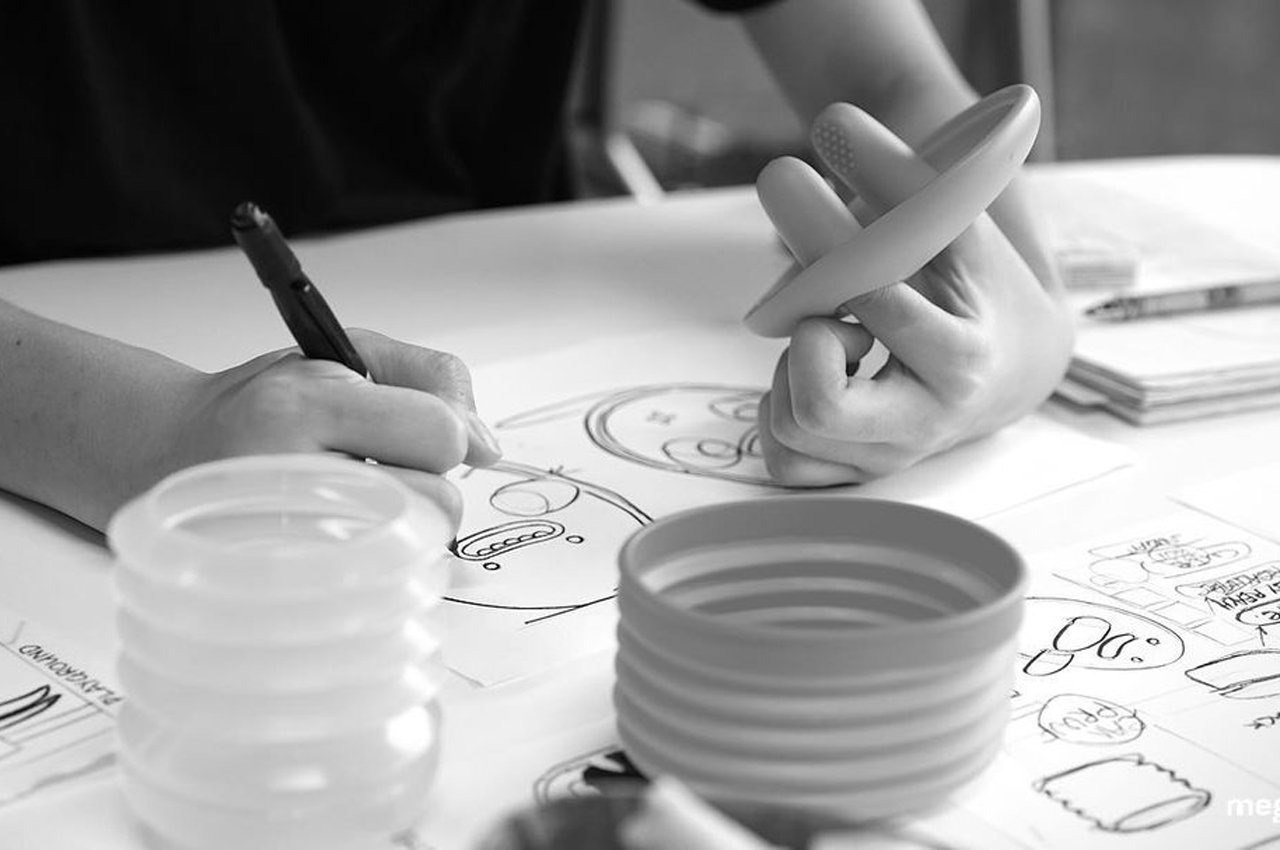 Monchi
Контейнер для снеков, позволяющий перекусывать на открытом воздухе не прикасаясь к содержимому | Сетка — социальная сеть от hh.ru