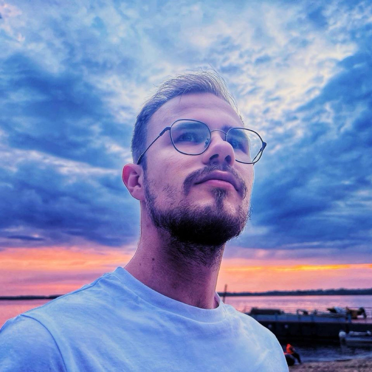 Максим Шмельков