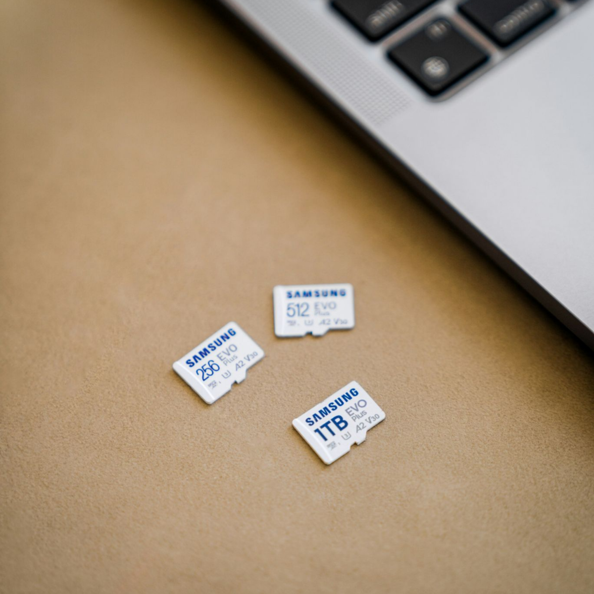 🌟 Привет, друзья! Сегодня я хочу поделиться с вами секретом, как storytelling может стать вашим мощным инструментом для привлечения аудитории. Истории — это то, что цепляет и удерживает внимание | Сетка — социальная сеть от hh.ru