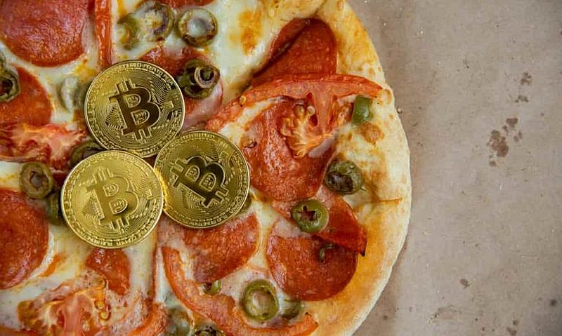 По текущему курса пицца из Papa John’s за 10000 BTC подорожала до $925 млн | Сетка — социальная сеть от hh.ru