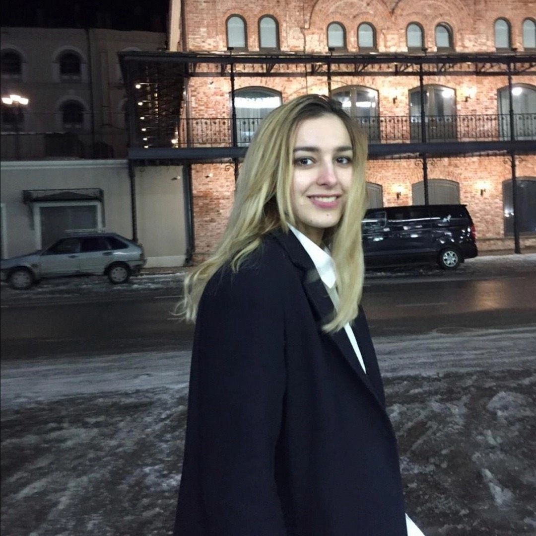 Елена Сапожникова