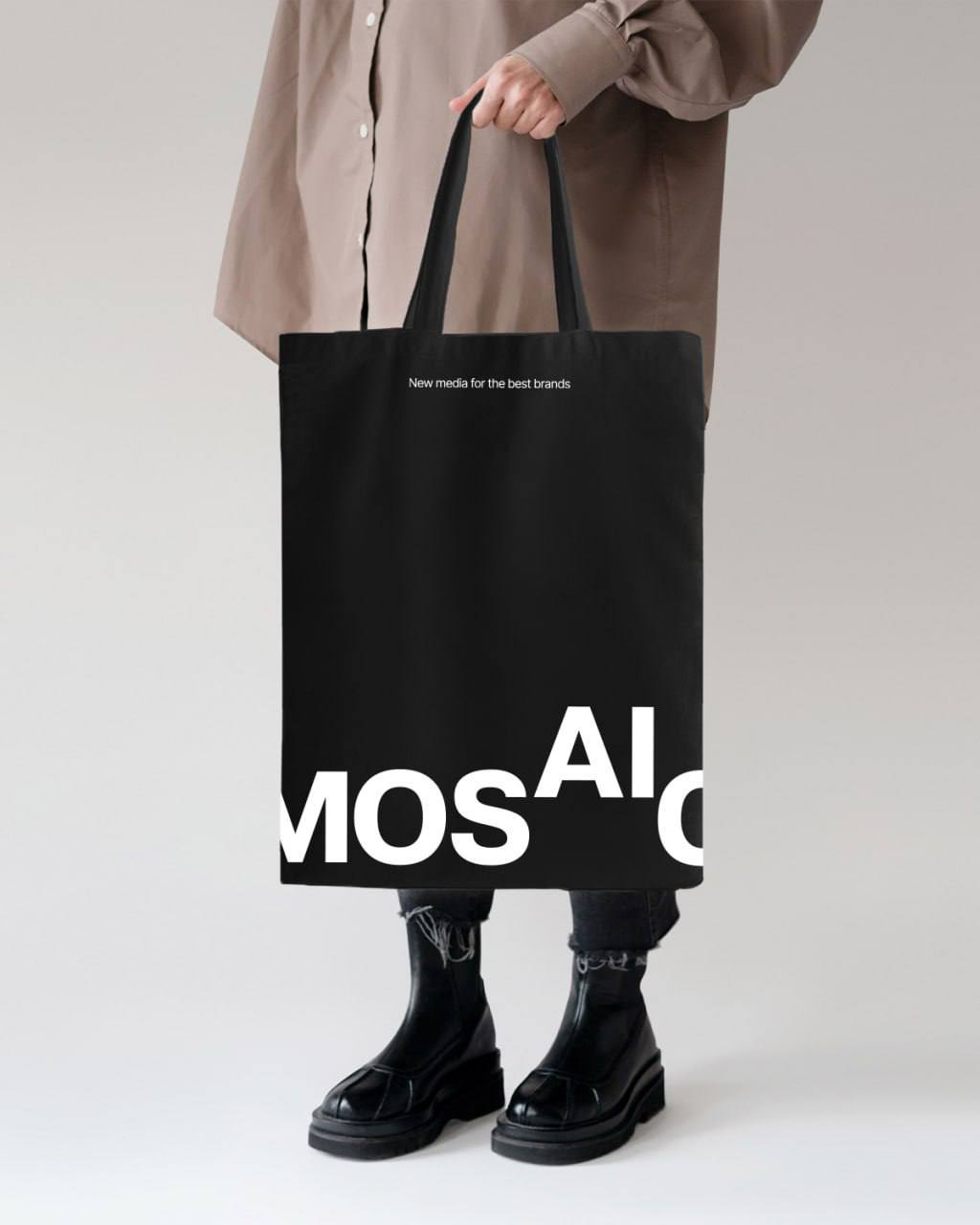 Одно из самых известных и старых креативных агентств России MOSAIC анонсировало ребрендинг, приуроченный к 15-летию компании: ребята не стали мучаться с кардинальной сменой логотипа (привет, Jaguar) и... | Сетка — социальная сеть от hh.ru