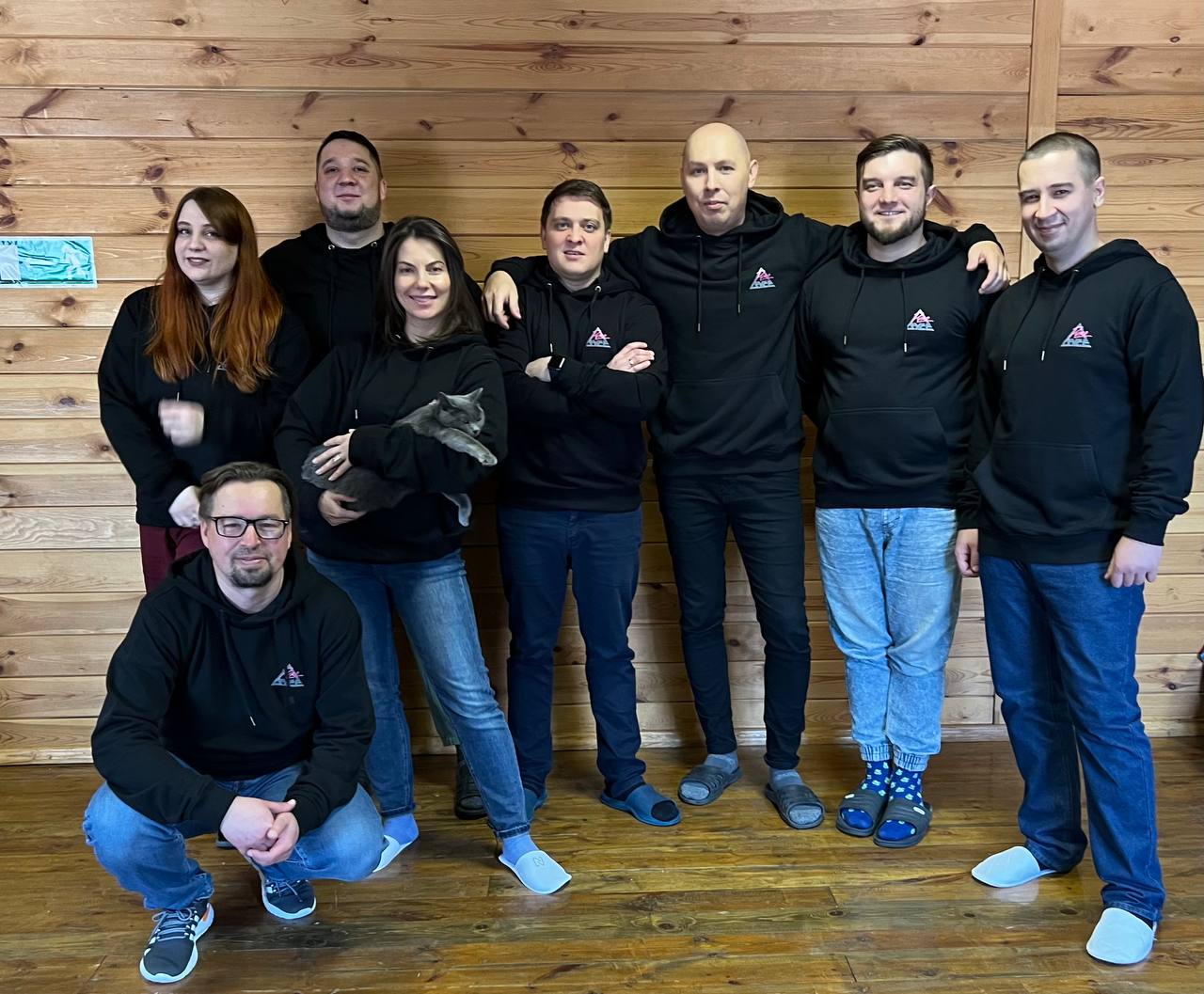 Отгремела стратсессия в Пиробайте 
Два с половиной дня мы с командой руководителей провели вместе. 
В первый день мы разбирали, какие были минусы в нашей работе, какие плюсы и что надо начать делать | Сетка — социальная сеть от hh.ru