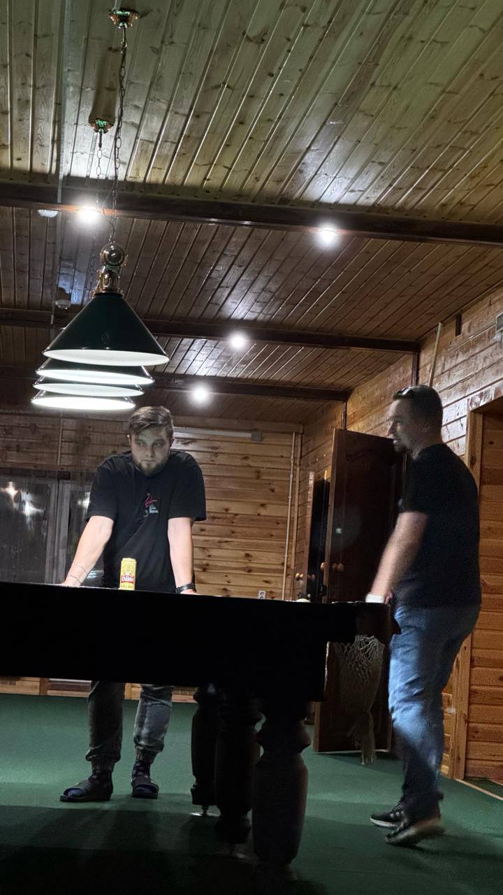 Отгремела стратсессия в Пиробайте 
Два с половиной дня мы с командой руководителей провели вместе. 
В первый день мы разбирали, какие были минусы в нашей работе, какие плюсы и что надо начать делать | Сетка — социальная сеть от hh.ru