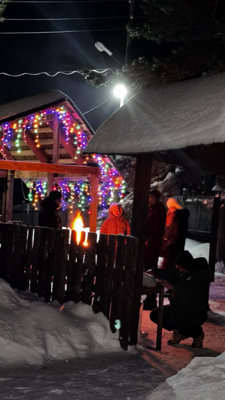 Отгремела стратсессия в Пиробайте 
Два с половиной дня мы с командой руководителей провели вместе. 
В первый день мы разбирали, какие были минусы в нашей работе, какие плюсы и что надо начать делать | Сетка — социальная сеть от hh.ru