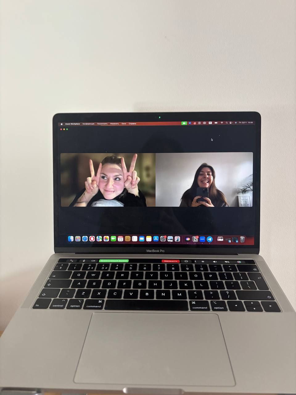 Что скрывается за кулисами?
Через 3 дня будет год, как мы с Полиной познакомились и, не верю своему счастью, запускаем уже 3 поток программы LinkedInBesties вместе! Фотопруф имеется :)
Приглашаю вас в... | Сетка — социальная сеть от hh.ru