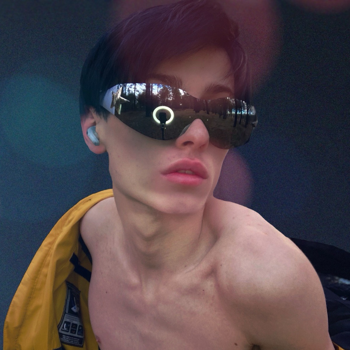 Ava Mak