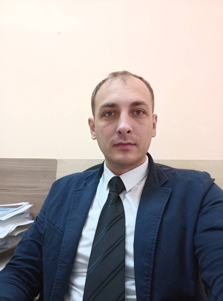 Олег Попов