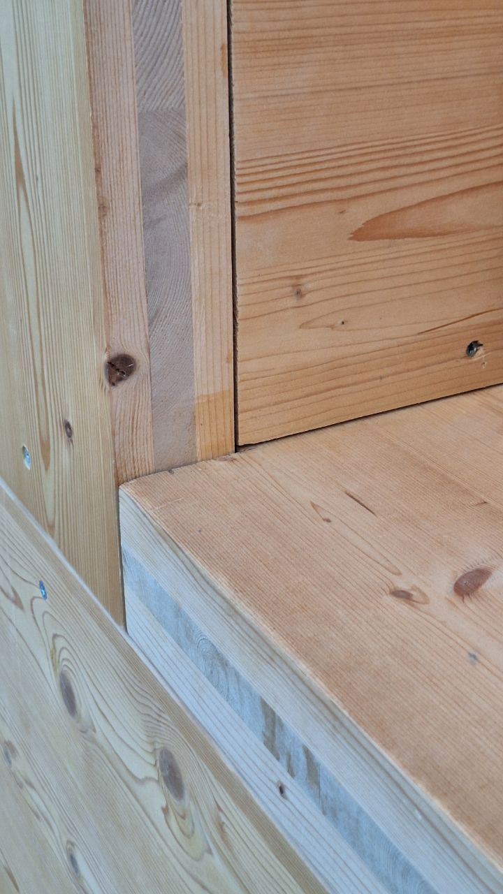 Женщина сказала — женщина сделала 
Краткий обзор по стендам:
Самый красивый и "соцсетный" был небольшой но эффектный стенд-библиотека; совместное детище издательства "Наука" и Угиверситета Сириус, где... | Сетка — социальная сеть от hh.ru