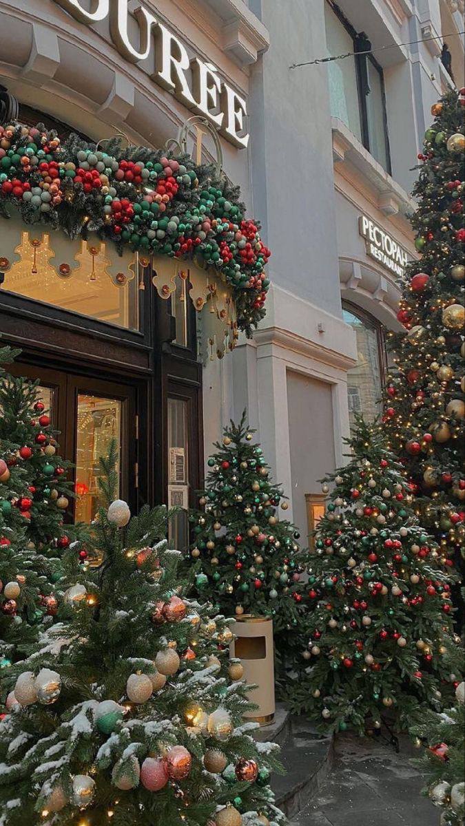 🎄В 21 парке одновременно зажгутся огни на праздничных елках
1 декабря
В праздничном флешмобе примут участие:
📎Измайловский парк
📎сад «Эрмитаж» и сад имени Н.Э | Сетка — социальная сеть от hh.ru