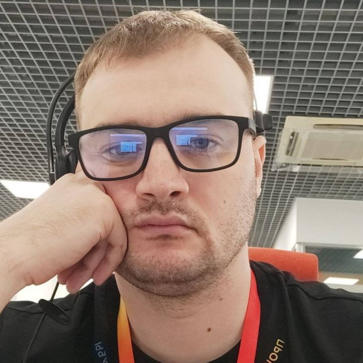 Николай Попов