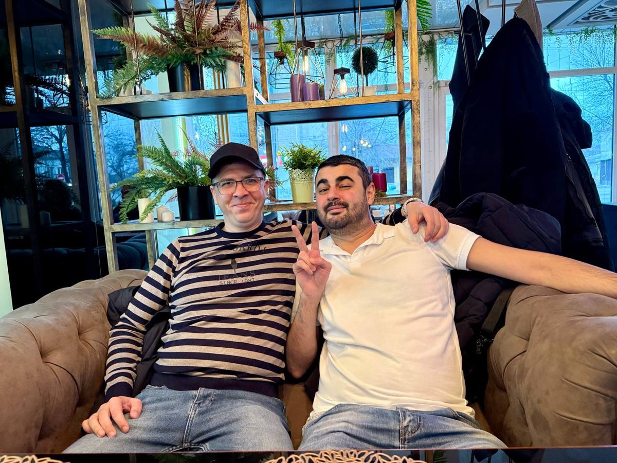 Вчера мне не повезло — я сильно отравился и, к сожалению, не смог прийти на день рождения папы | Сетка — социальная сеть от hh.ru