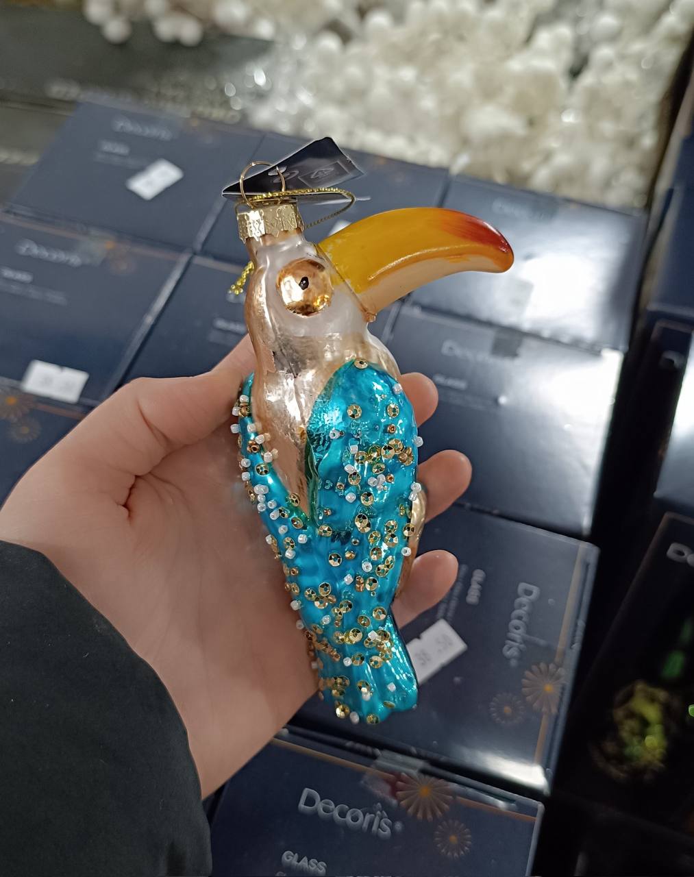 Лучшее: в Тбилиси нашли магазин с прикольными новогодними игрушками. В ролях: крокодил в шляпке, жучки, губы, клубнички и сонная сова.
Однозначно нужно брать!
🍕 зумеры любят пиццу | Сетка — социальная сеть от hh.ru