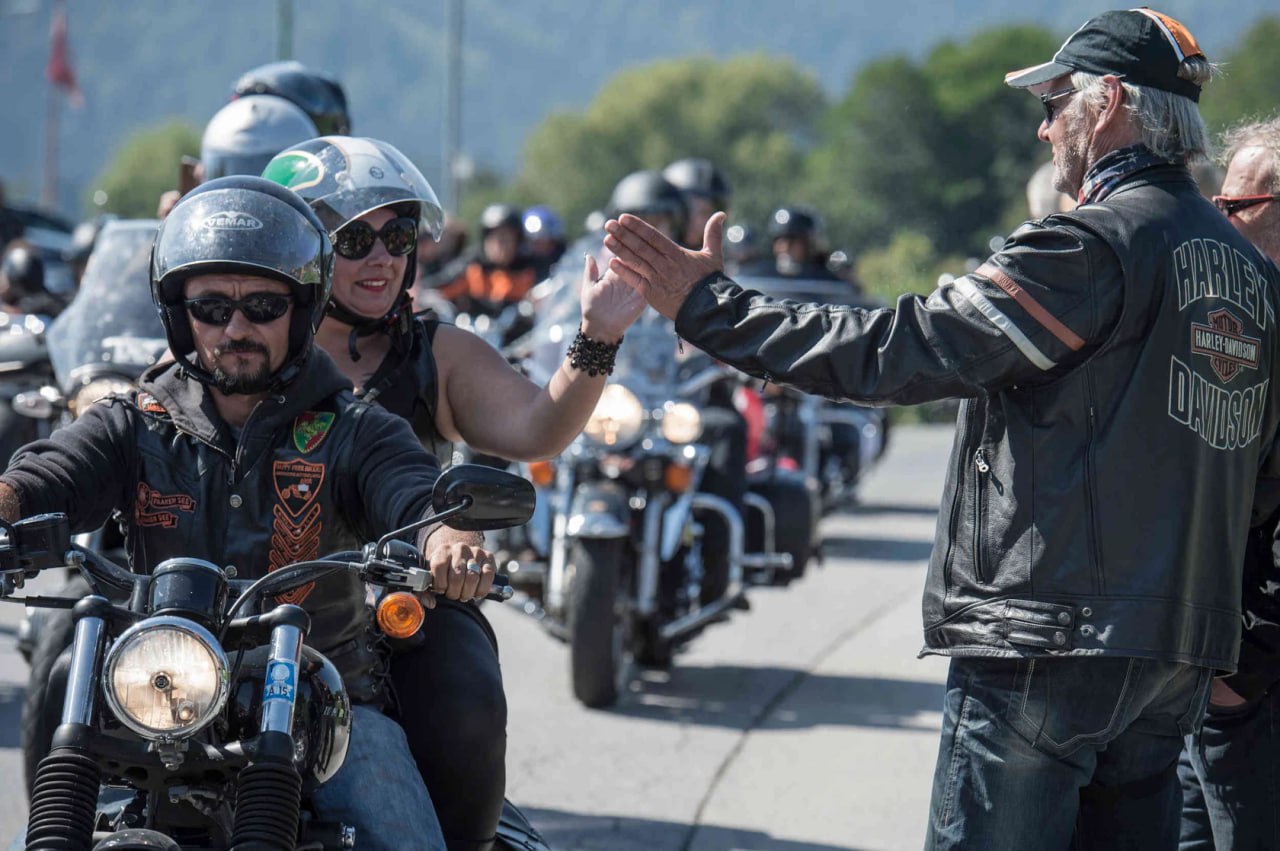 Миф о сообществе Harley-Davidson и роли сообществ
Когда мы говорим об успешных комьюнити, которые повлияли на бизнес, нередко вспоминаем сообщество Harley-Davidson | Сетка — социальная сеть от hh.ru