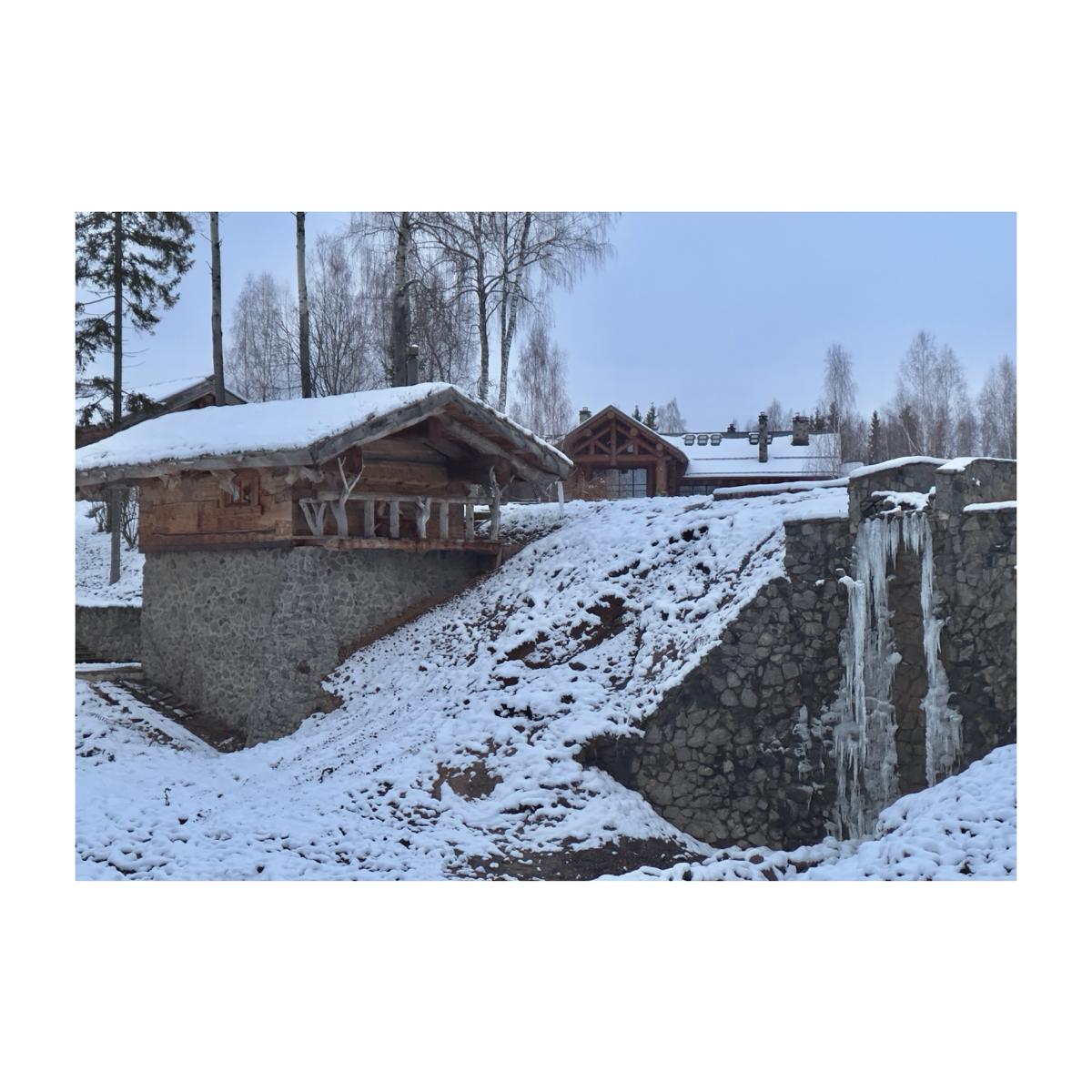 Параллельный мир с домами сложенными из трехсотлетних деревьев @taigaloghomes | Сетка — социальная сеть от hh.ru