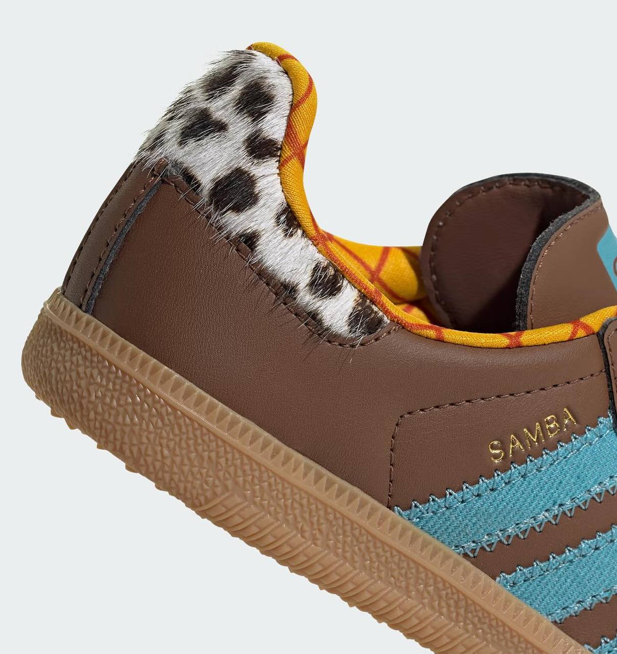 Adidas заколлабился с Историей Игрушек иии… собирается дропнуть ИХ — Samba, вдохновленные Вуди. Релиз наметили на весну 2025 года | Сетка — социальная сеть от hh.ru