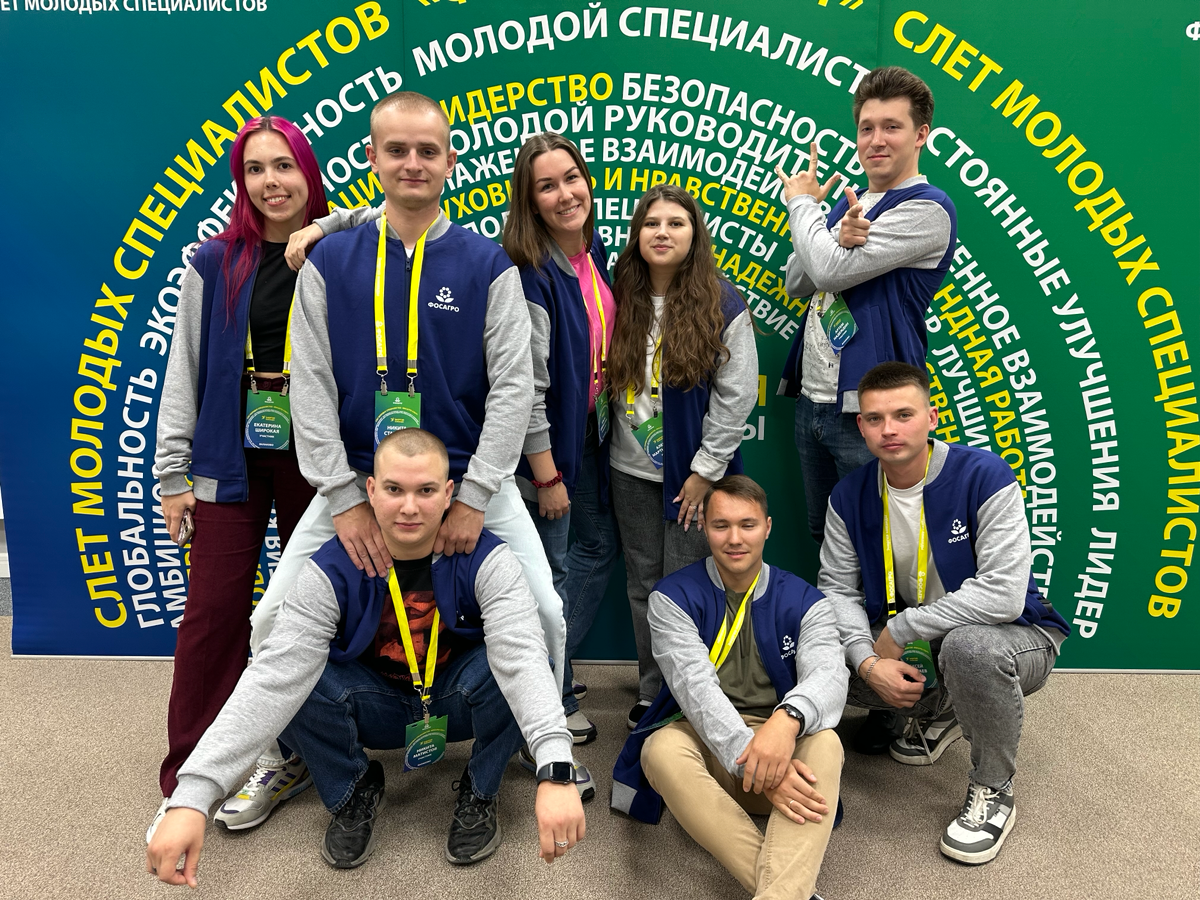 Работать надо с теми,кого хочется обнять 🤗
Одна из ключевых фраз,характеризующих мое отношение к моим молодым специалистам, коллегам | Сетка — социальная сеть от hh.ru