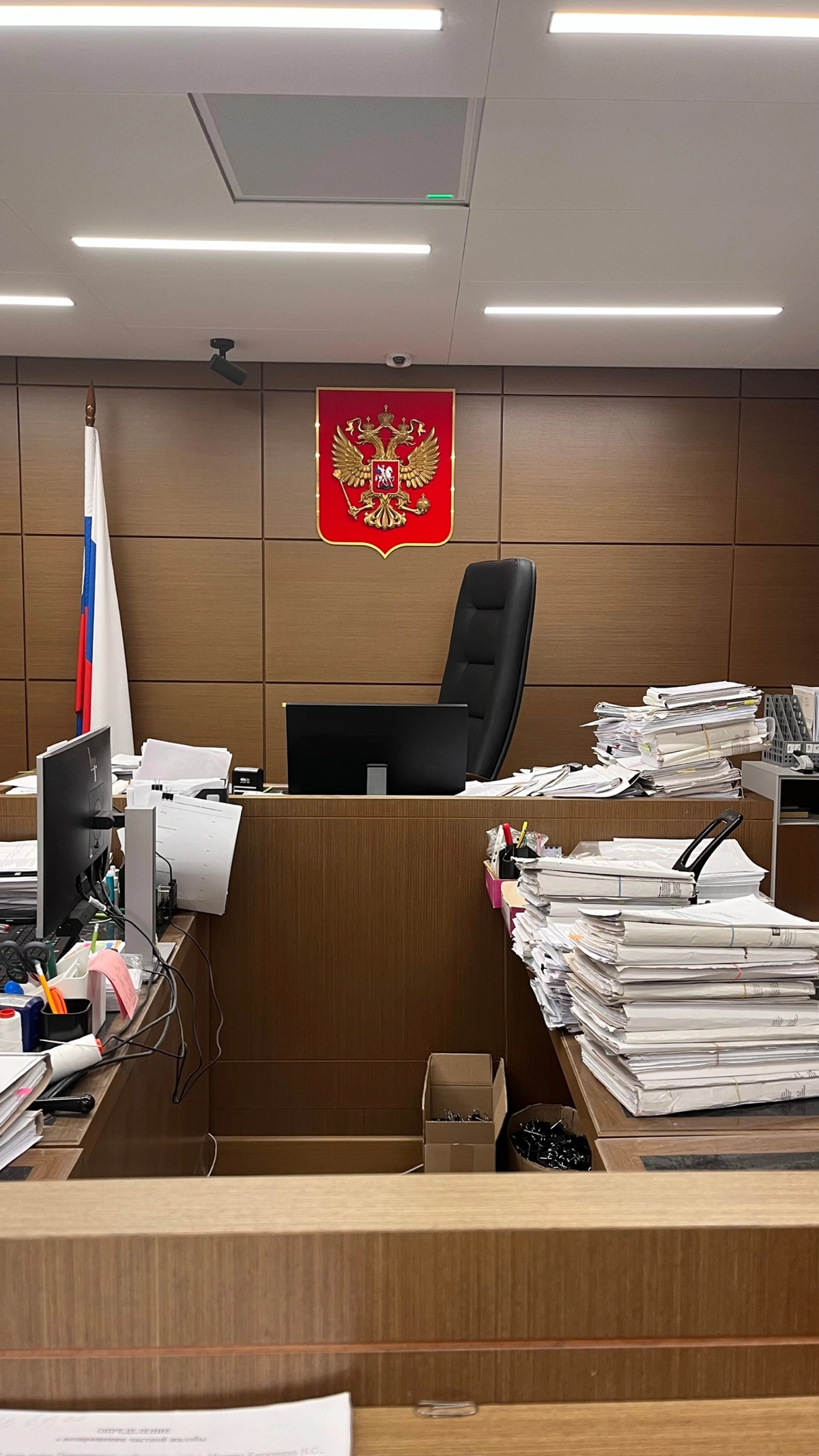 Ты – юрист, а это значит чтишь закон ты день и ночь. И ты, так или иначе, можешь в этом всем помочь | Сетка — социальная сеть от hh.ru