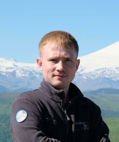 Андрей Попов