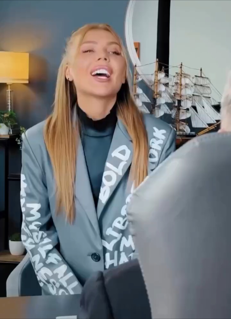 🔇🔞😙 коуч @ля 😂 Видео здесь 👉 https://t.me/hellogarag/199
#коуч #ментор #психолог | Сетка — социальная сеть от hh.ru