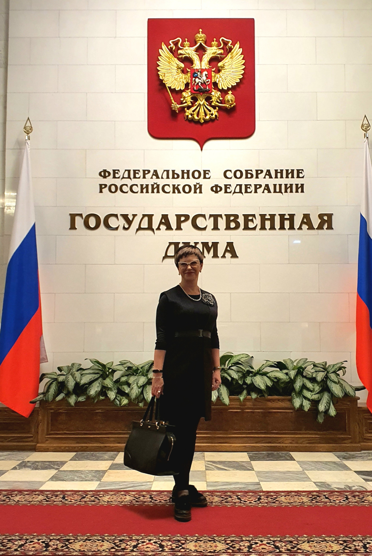Я верю в силу сообществ.
Сообществ, объединяющих  людей "одной крови", горящих одной идеей, разделяющих одни ценности | Сетка — социальная сеть от hh.ru