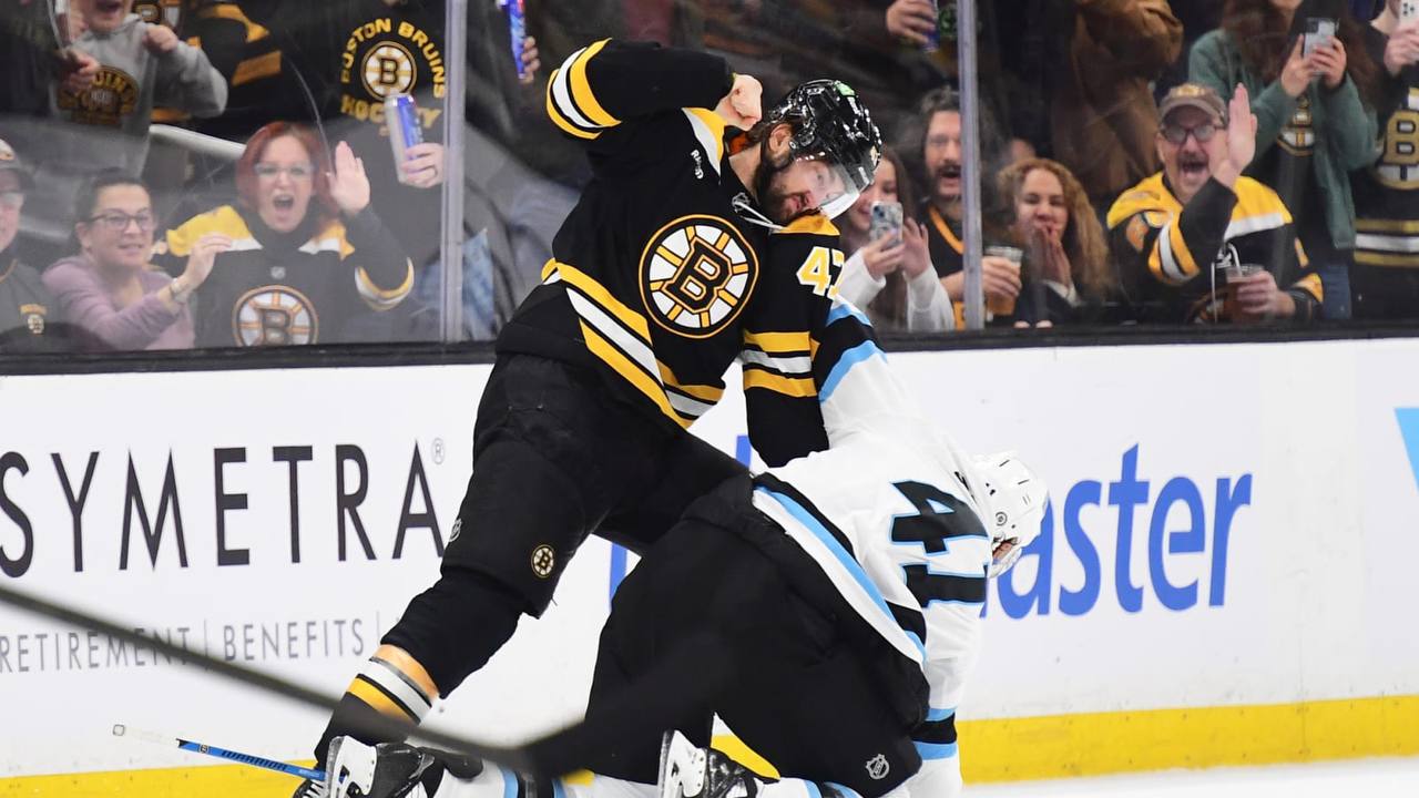 Вы что-то знаете о Марке Кастеличе?
Думаю, что большинство болельщиков ничего о нем не знает и, вероятно, никогда не знали | Сетка — социальная сеть от hh.ru